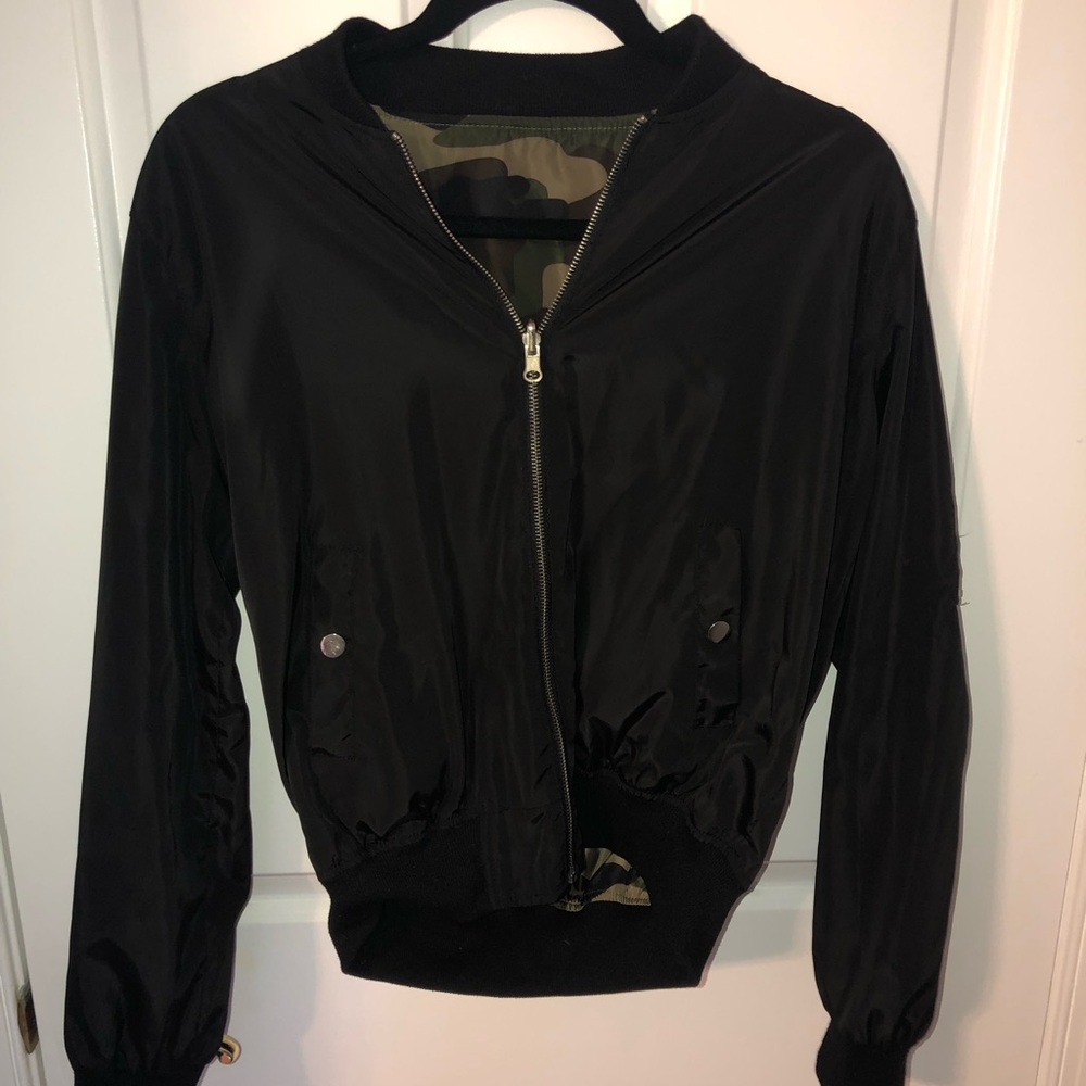 Reversible bomber jacket